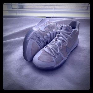 White Kyrie 3